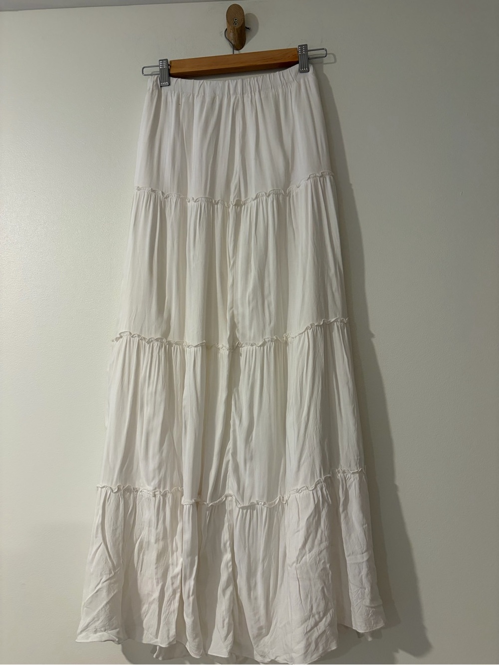 Brandy Melville Women's White Tiered Maxi Skirt - Picture 2 of 6